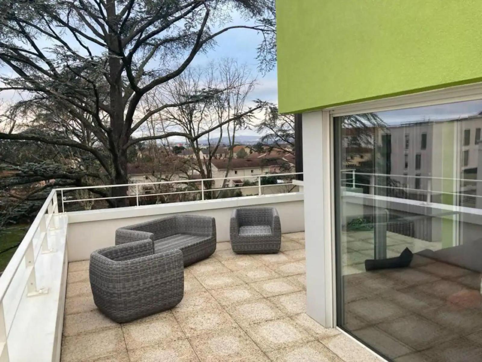 Apartment Standing 3 Chambres, Parkings, Terrasse Meyzieu